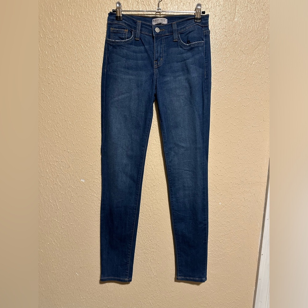 Judy Blue Relaxed Fit Skinny Jeans Size 5/27